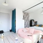 Grand studio lumineux avec balcon et garage à Grenoble
