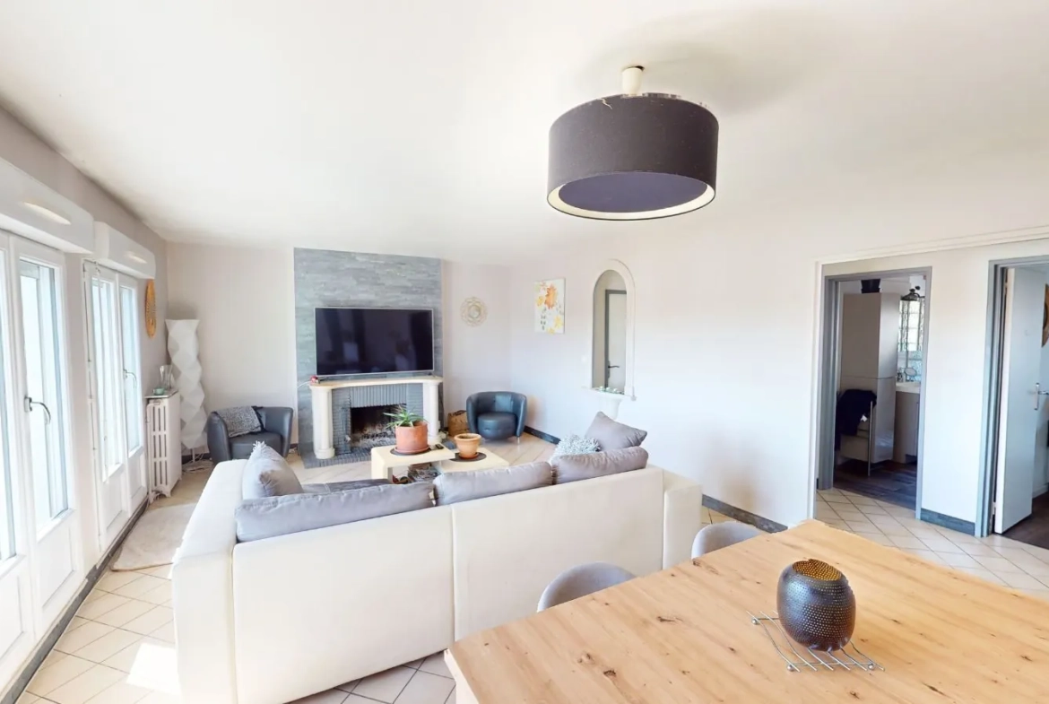 Magnifique duplex de 166,89 m² à Saint-Jean-de-la-Ruelle avec parking et cave 