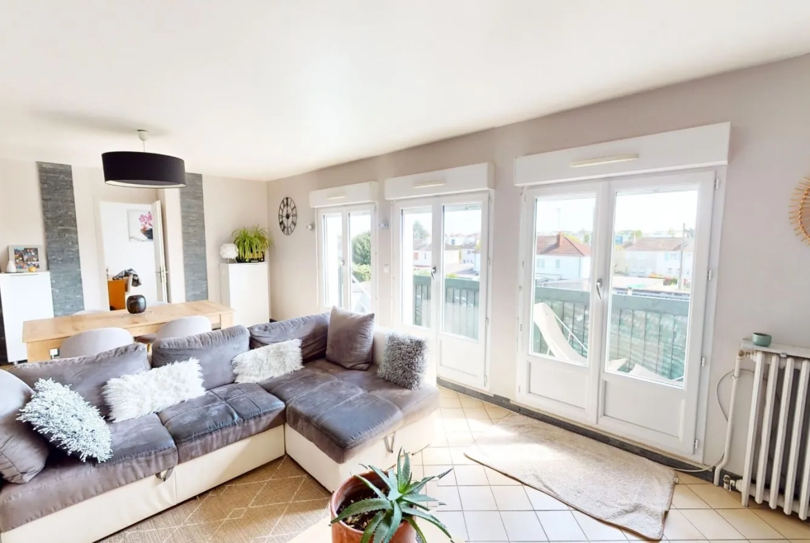 Magnifique duplex de 166,89 m² à Saint-Jean-de-la-Ruelle avec parking et cave 