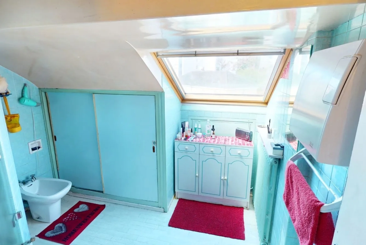 Magnifique duplex de 166,89 m² à Saint-Jean-de-la-Ruelle avec parking et cave 