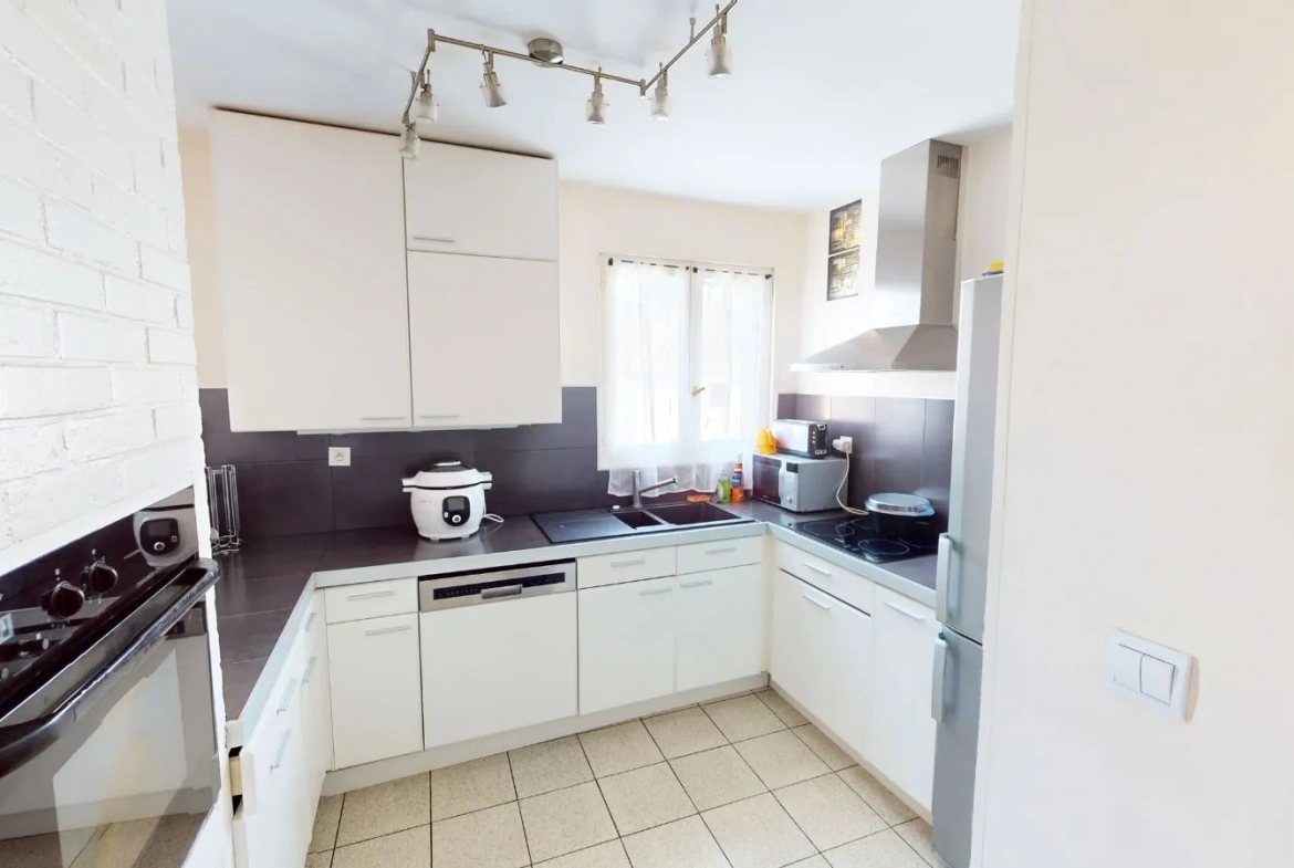 Magnifique duplex de 166,89 m² à Saint-Jean-de-la-Ruelle avec parking et cave 