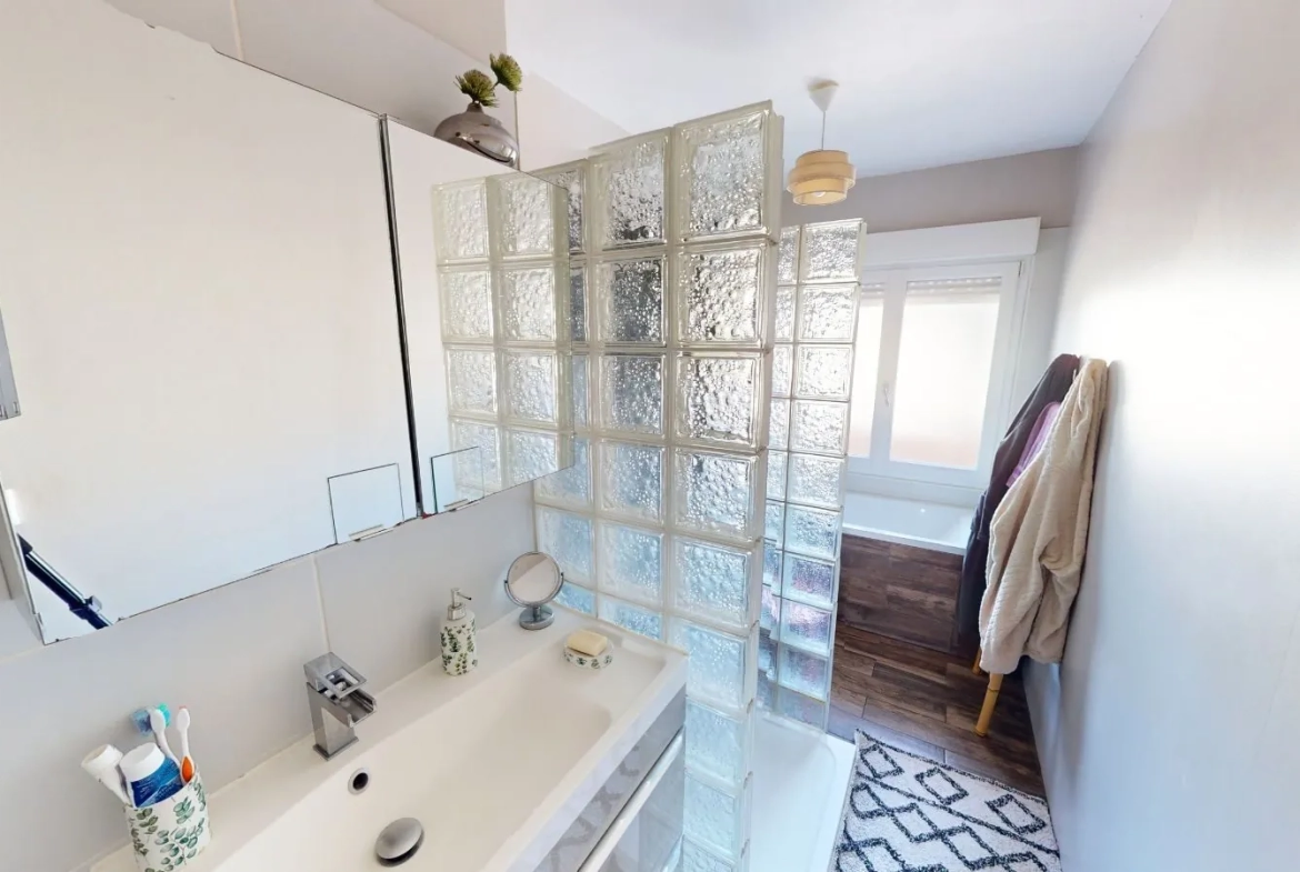 Magnifique duplex de 166,89 m² à Saint-Jean-de-la-Ruelle avec parking et cave 