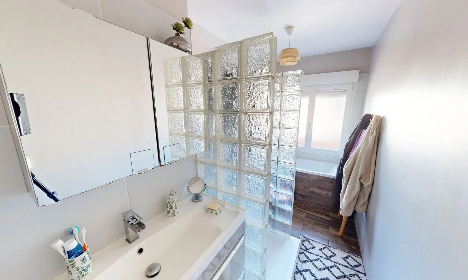 Magnifique duplex de 166,89 m² à Saint-Jean-de-la-Ruelle avec parking et cave 