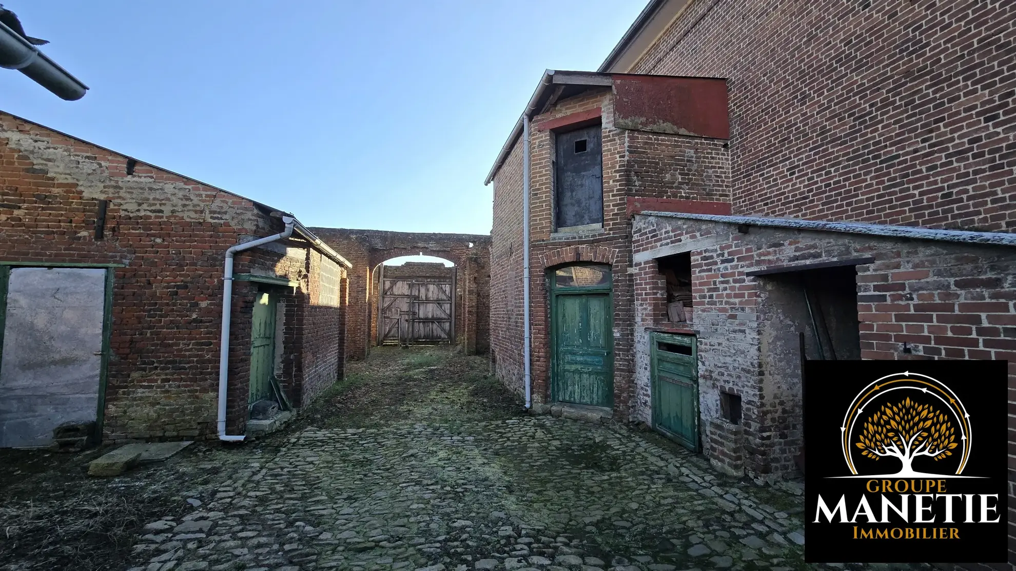 Longère à rénover à Lecluse - Corps de ferme avec dépendances et terrain constructible 