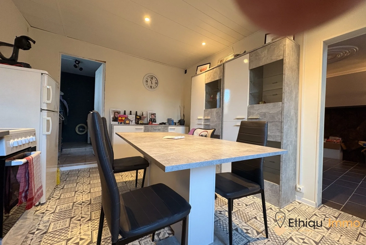 Maison de village à Arrentières – Rénovée, 3 chambres, cour, court délai de disponibilité 