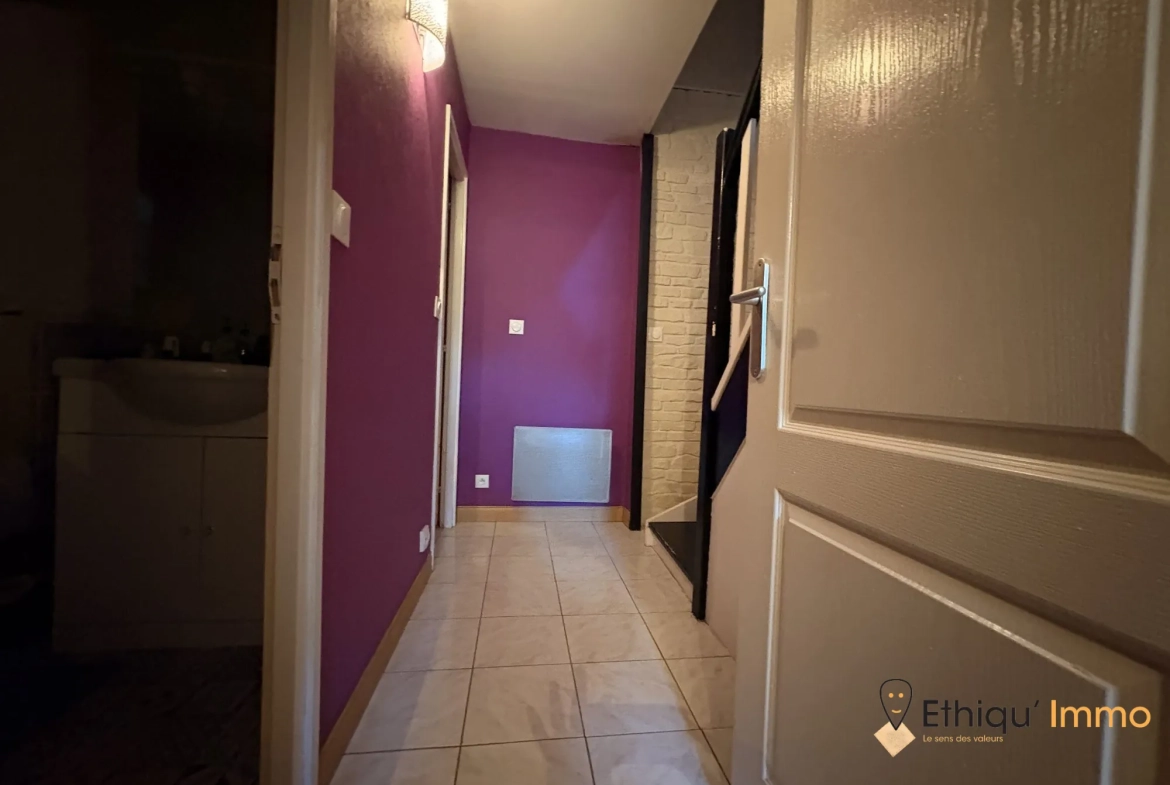 Maison de village à Arrentières – Rénovée, 3 chambres, cour, court délai de disponibilité 
