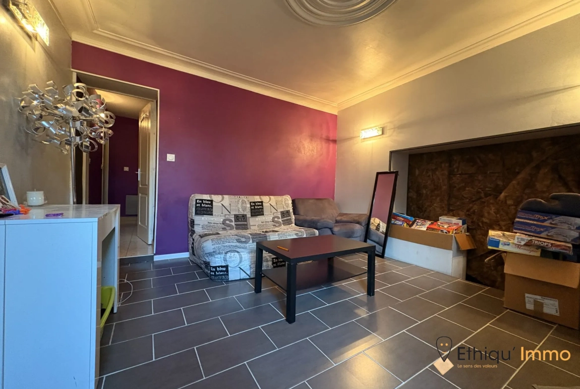 Maison de village à Arrentières – Rénovée, 3 chambres, cour, court délai de disponibilité 