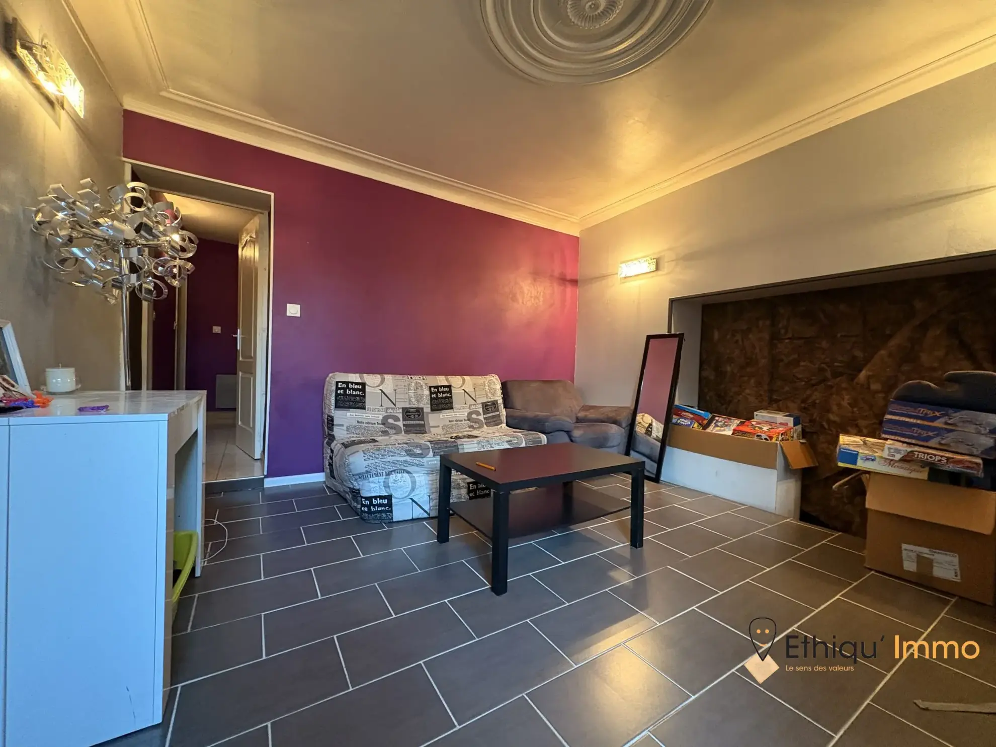 Maison de village à Arrentières – Rénovée, 3 chambres, cour, court délai de disponibilité 