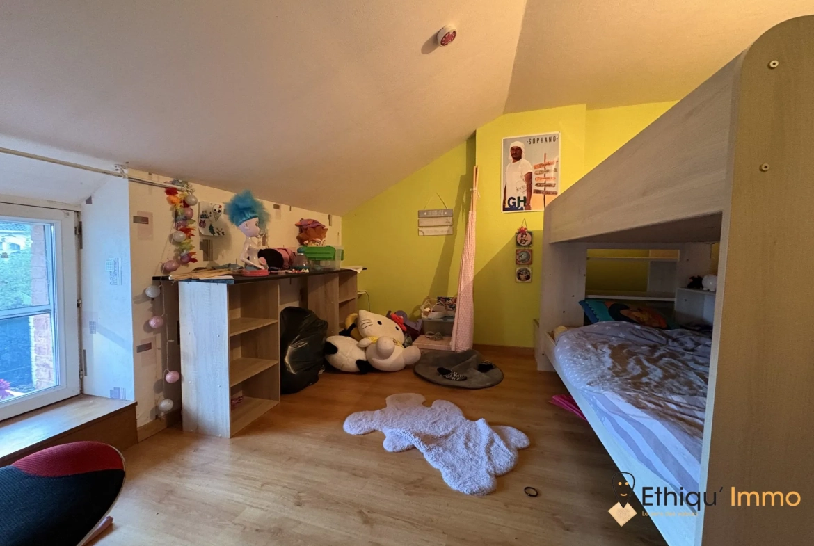 Maison de village à Arrentières – Rénovée, 3 chambres, cour, court délai de disponibilité 