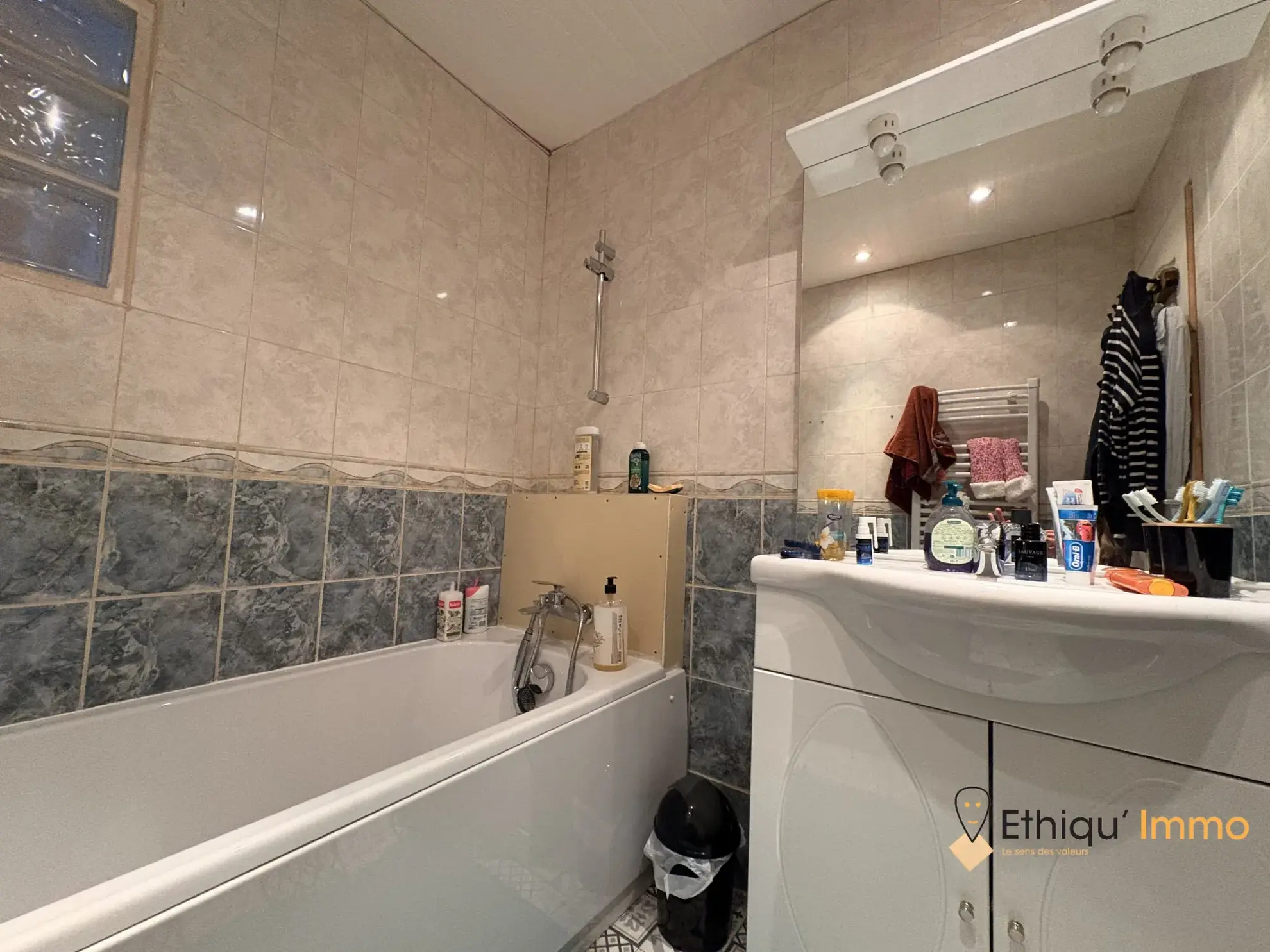 Maison de village à Arrentières – Rénovée, 3 chambres, cour, court délai de disponibilité 