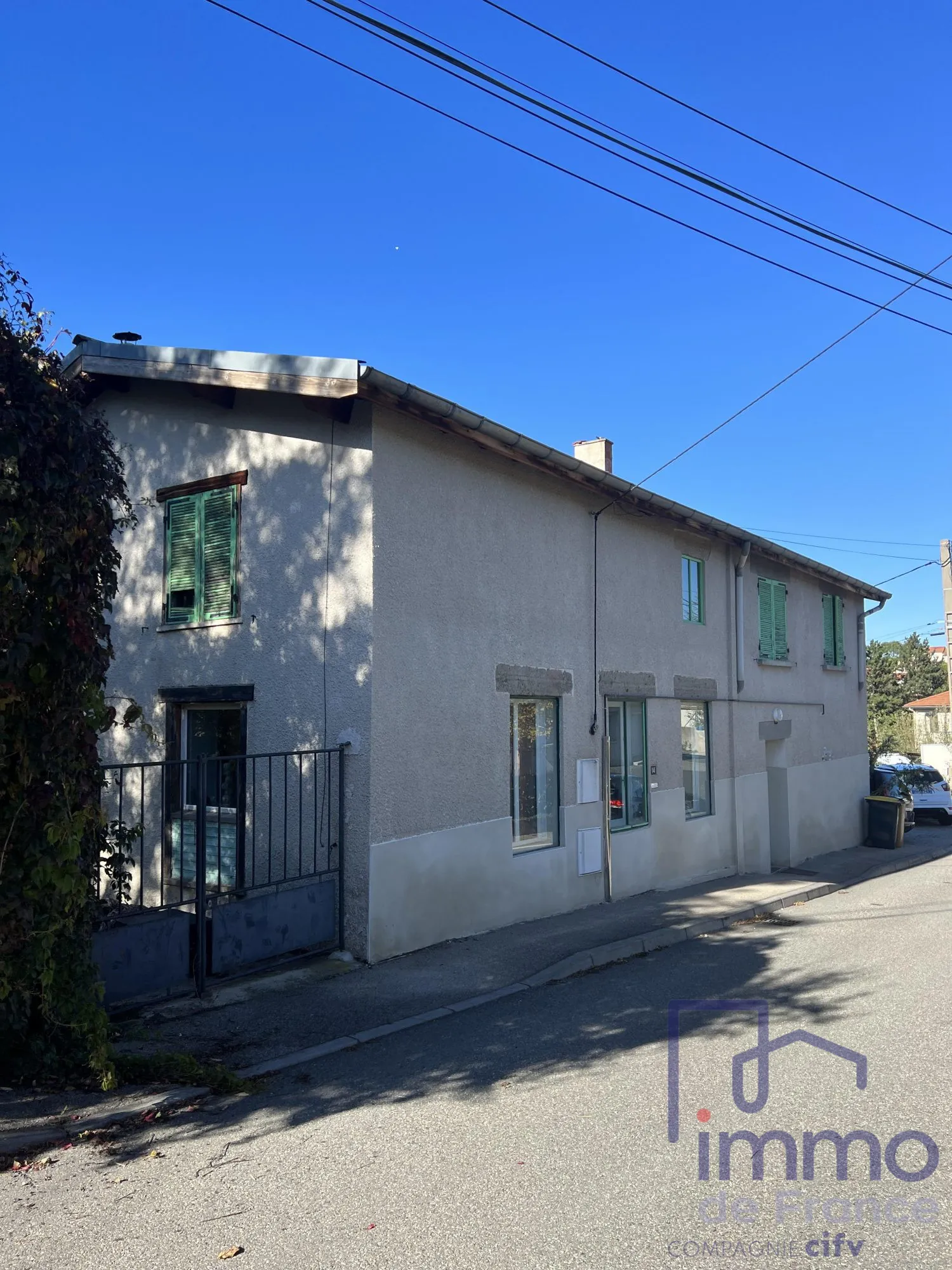 Maison à vendre à Fraisses – 137 m² avec grand terrain et 6 chambres 