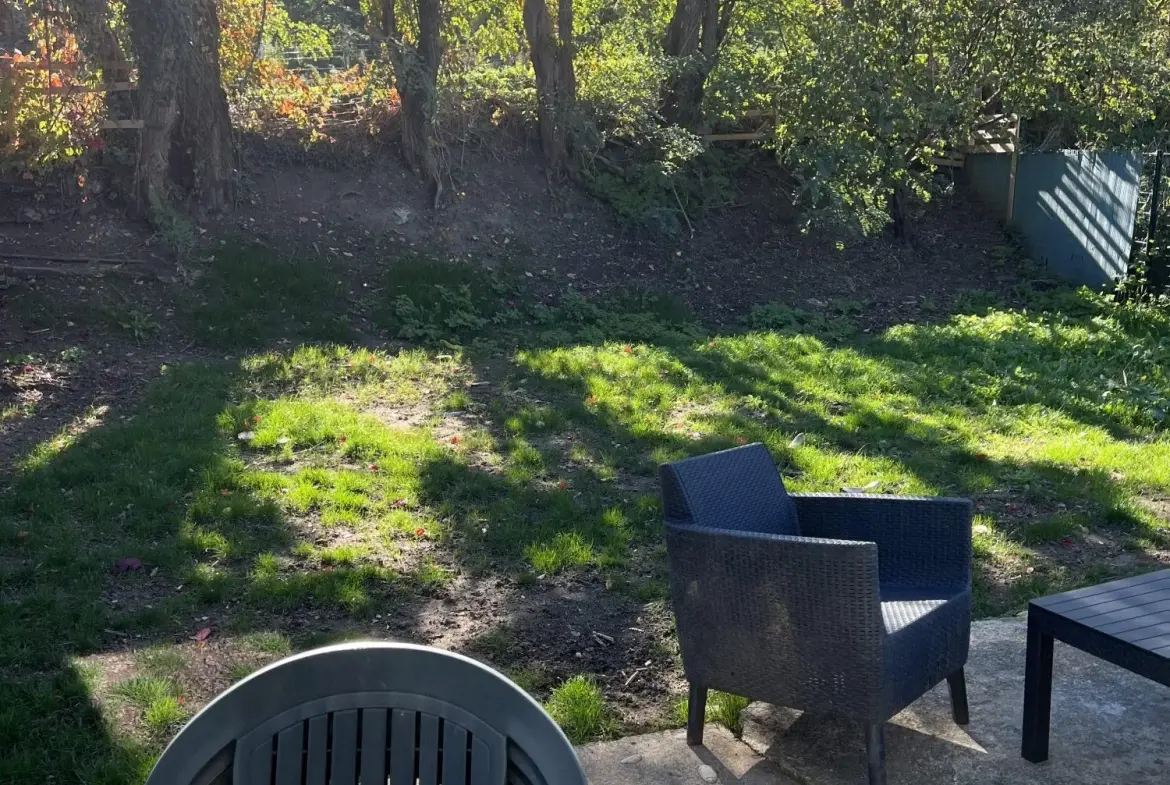 Maison à vendre à Fraisses – 137 m² avec grand terrain et 6 chambres 