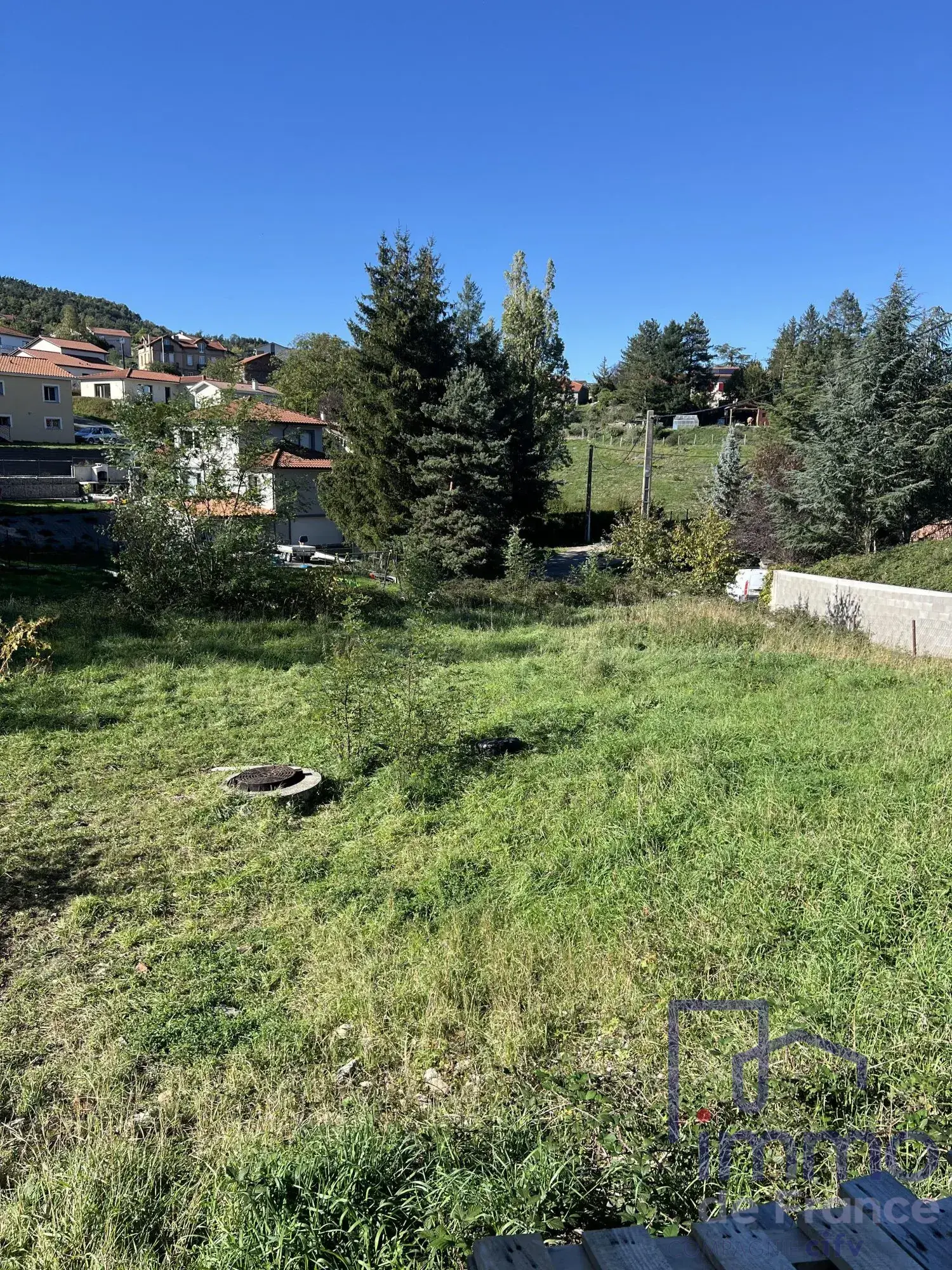 Maison à vendre à Fraisses – 137 m² avec grand terrain et 6 chambres 
