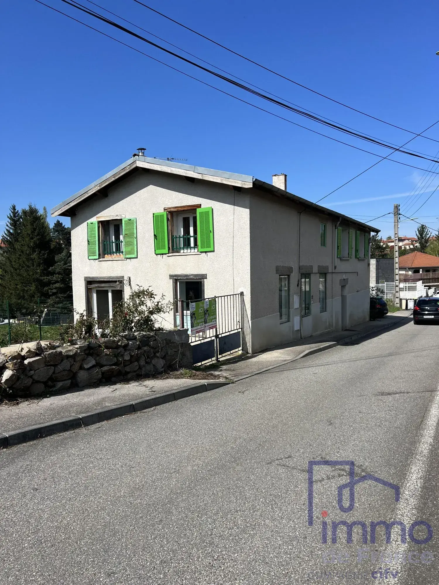 Maison à vendre à Fraisses – 137 m² avec grand terrain et 6 chambres 