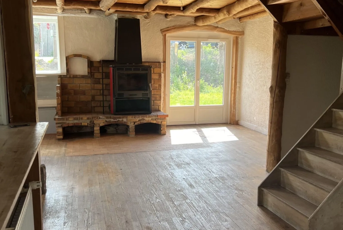 Maison à vendre à Fraisses – 137 m² avec grand terrain et 6 chambres 