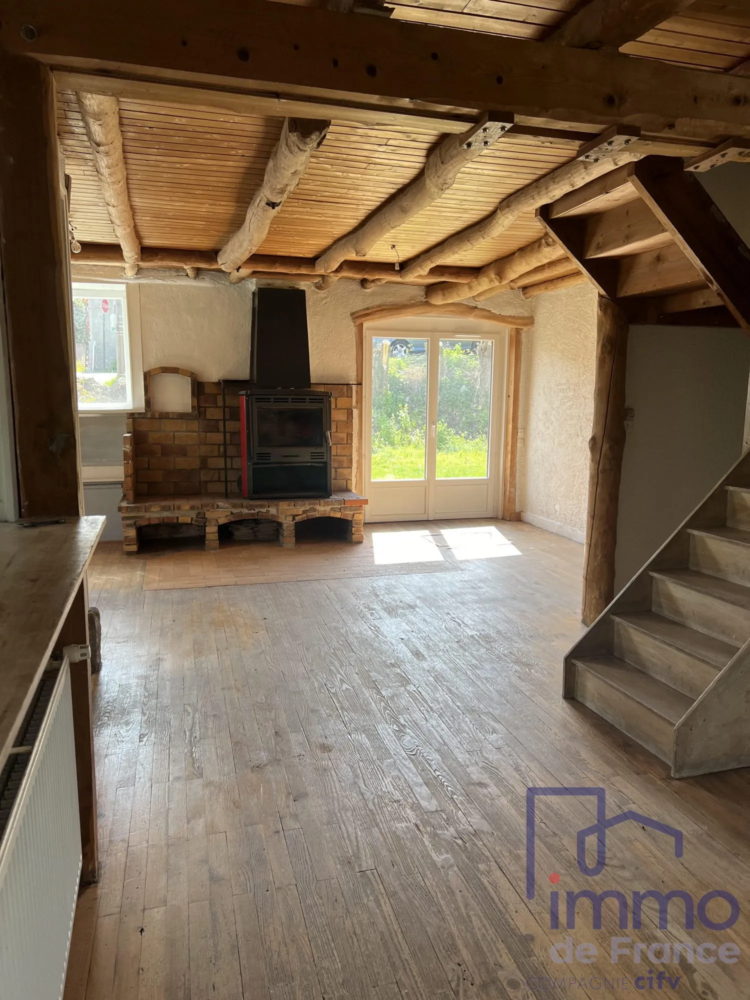 Maison à vendre à Fraisses – 137 m² avec grand terrain et 6 chambres 