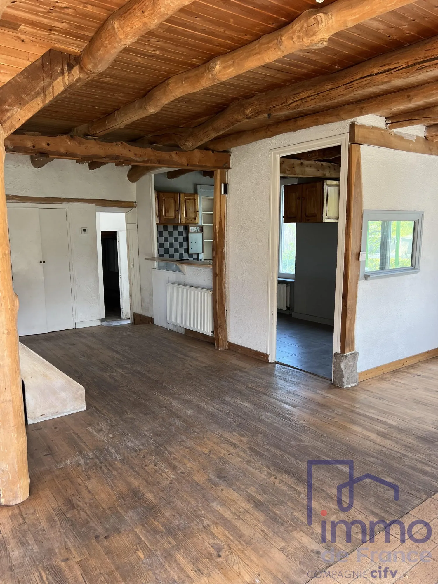 Maison à vendre à Fraisses – 137 m² avec grand terrain et 6 chambres 