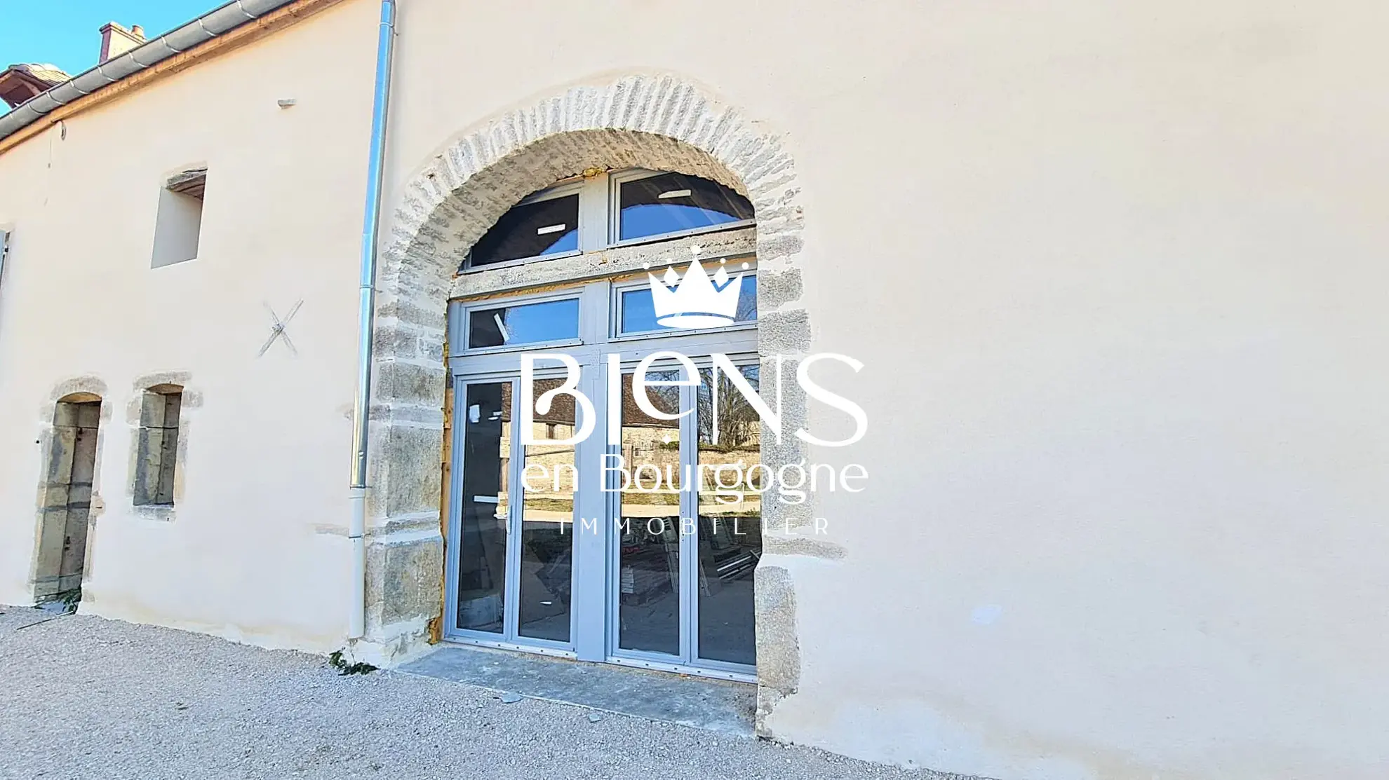 Maison à rénover de 72 m² avec extérieur privé à Demigny 