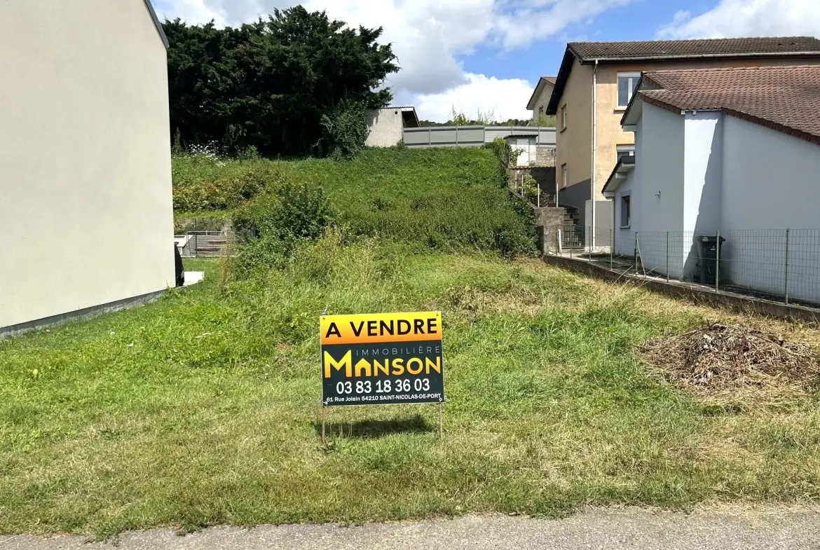 Terrain constructible de 452 m² à Neuves-Maisons, hors lotissement, proche nature 