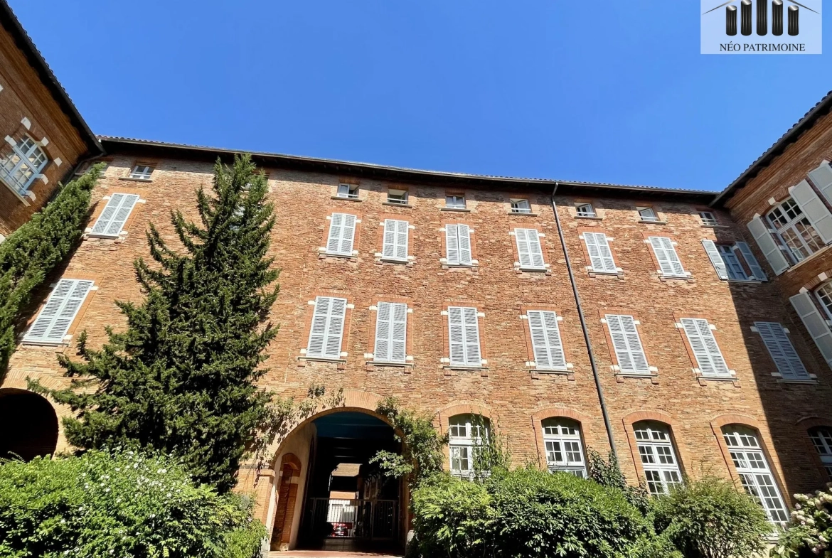 COURS INTERIEURE Appartement T1 pour seniors dans résidence de standing à Toulouse 