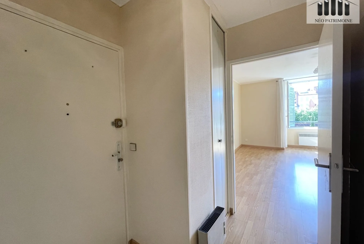 Hall d'entrée Appartement T1 pour seniors dans résidence de standing à Toulouse 