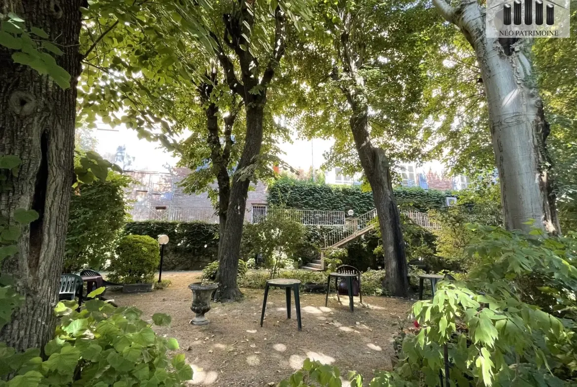 JARDIN Appartement T1 pour seniors dans résidence de standing à Toulouse 