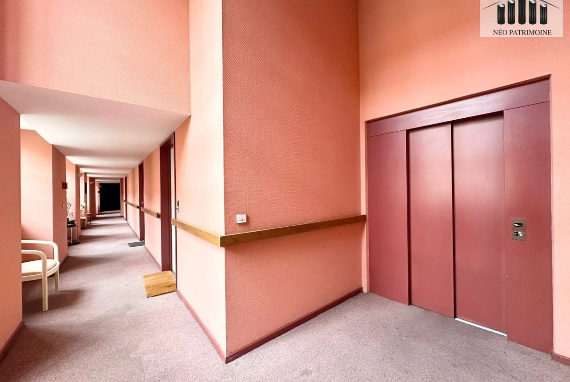 Couloirs Appartement T1 pour seniors dans résidence de standing à Toulouse 