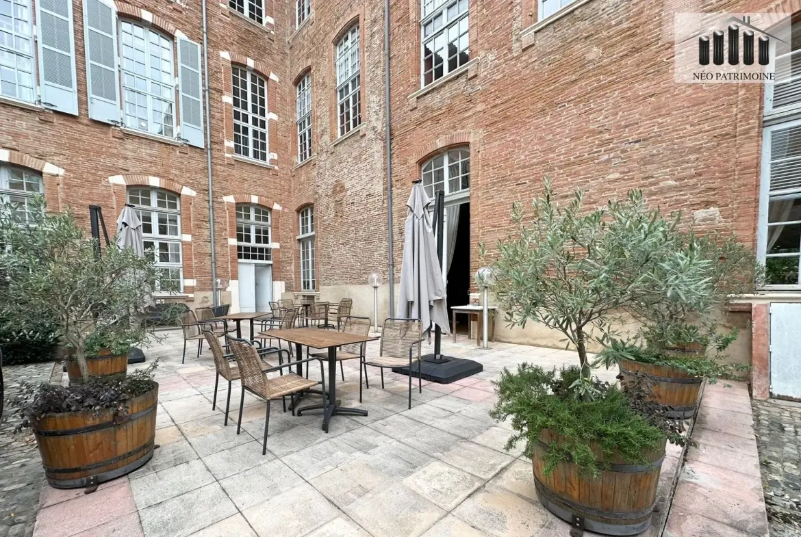 Terrasse restaurant Appartement T1 pour seniors dans résidence de standing à Toulouse 