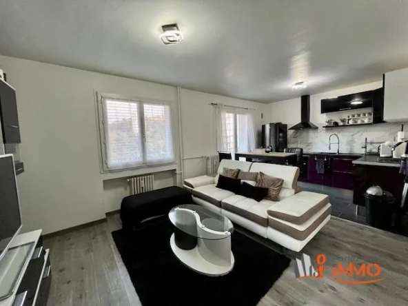 Appartement T3 rénové avec balcon à Saint-Étienne 42100