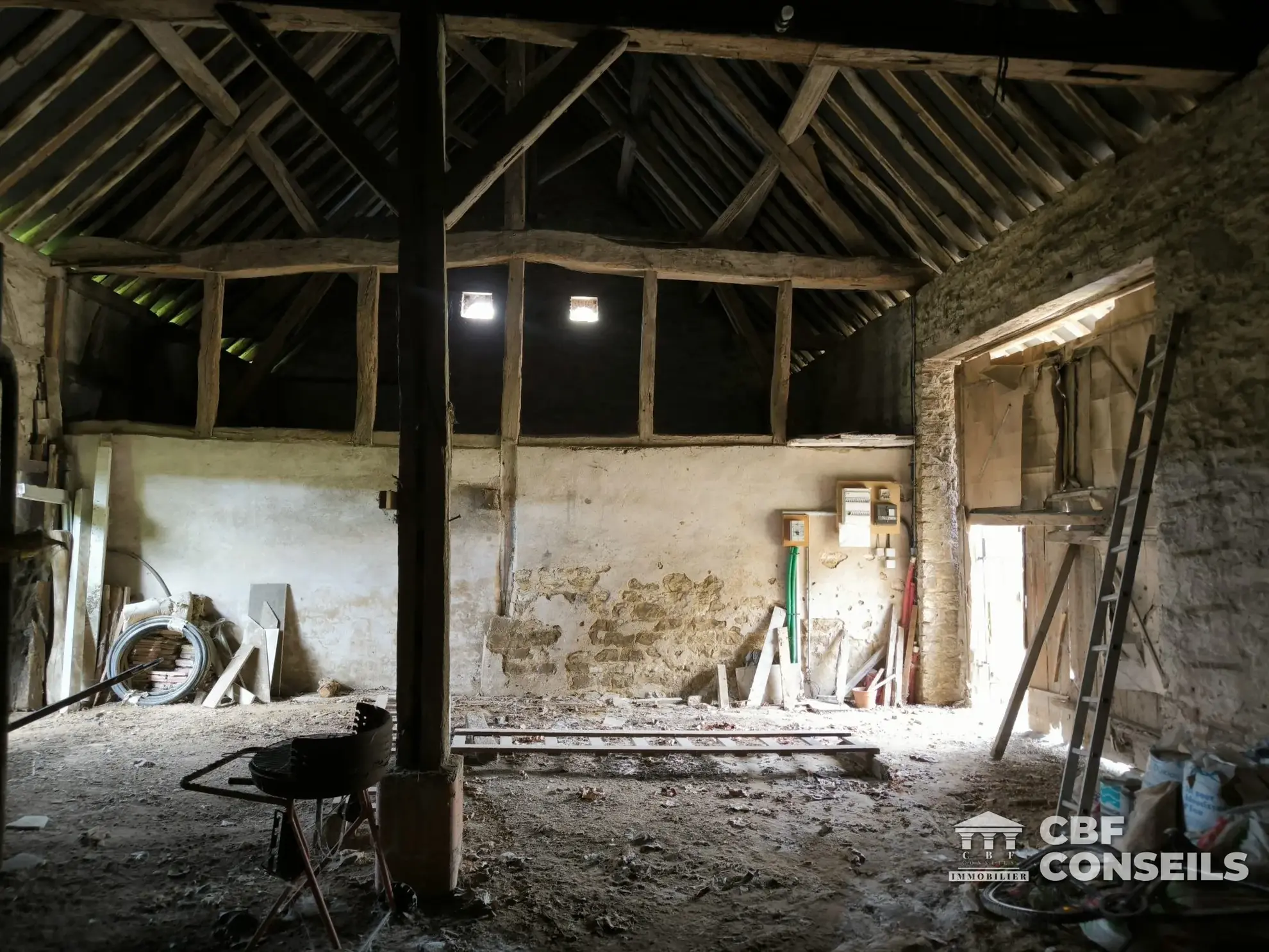 Charmante maison mitoyenne avec dépendance à Ouroux-sur-Saône 