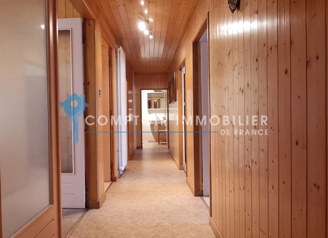 Belle maison de village rénovée en Ardèche avec grand terrain à Lanarce 