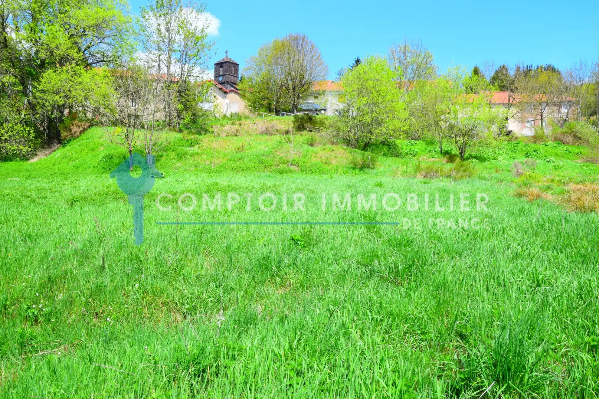 Belle maison de village rénovée en Ardèche avec grand terrain à Lanarce 