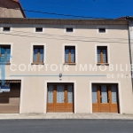Belle maison de village rénovée en Ardèche avec grand terrain à Lanarce