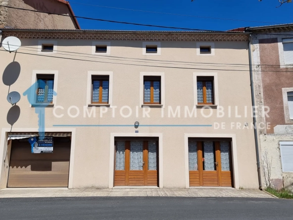 Belle maison de village rénovée en Ardèche avec grand terrain à Lanarce