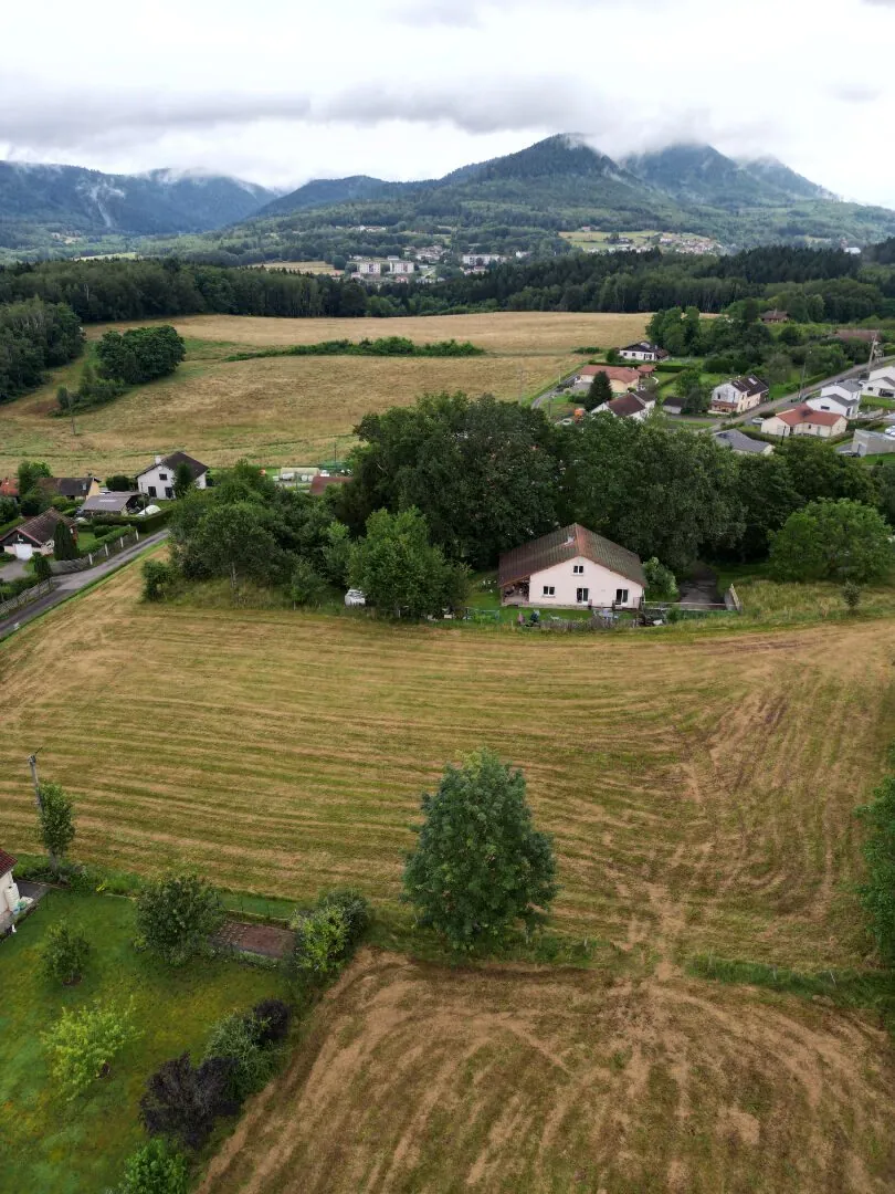 Terrain constructible de 2040 m² à Moyenmoutier, vue forêt et proximité axes routiers 