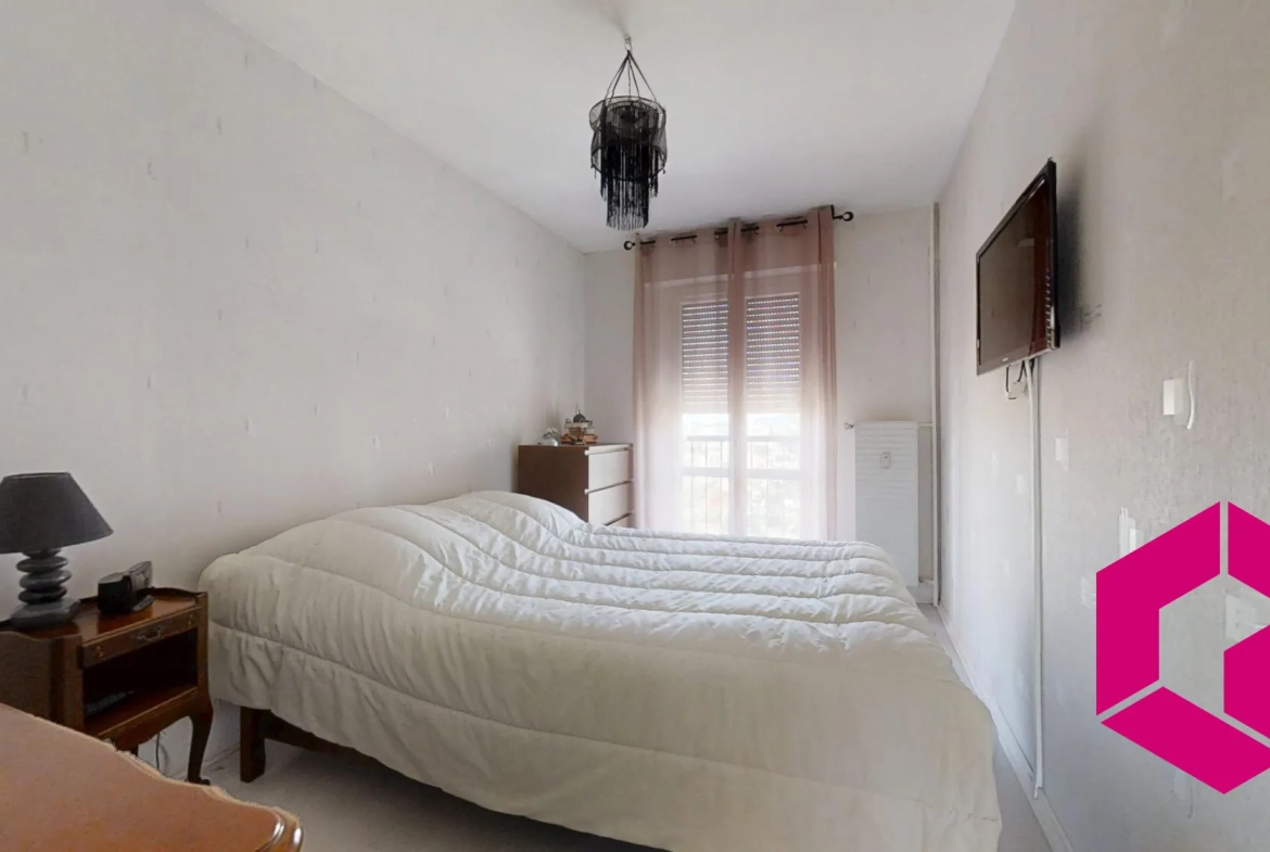 Vente appartement 96 m² avec balcon et parking à Saint-Étienne 