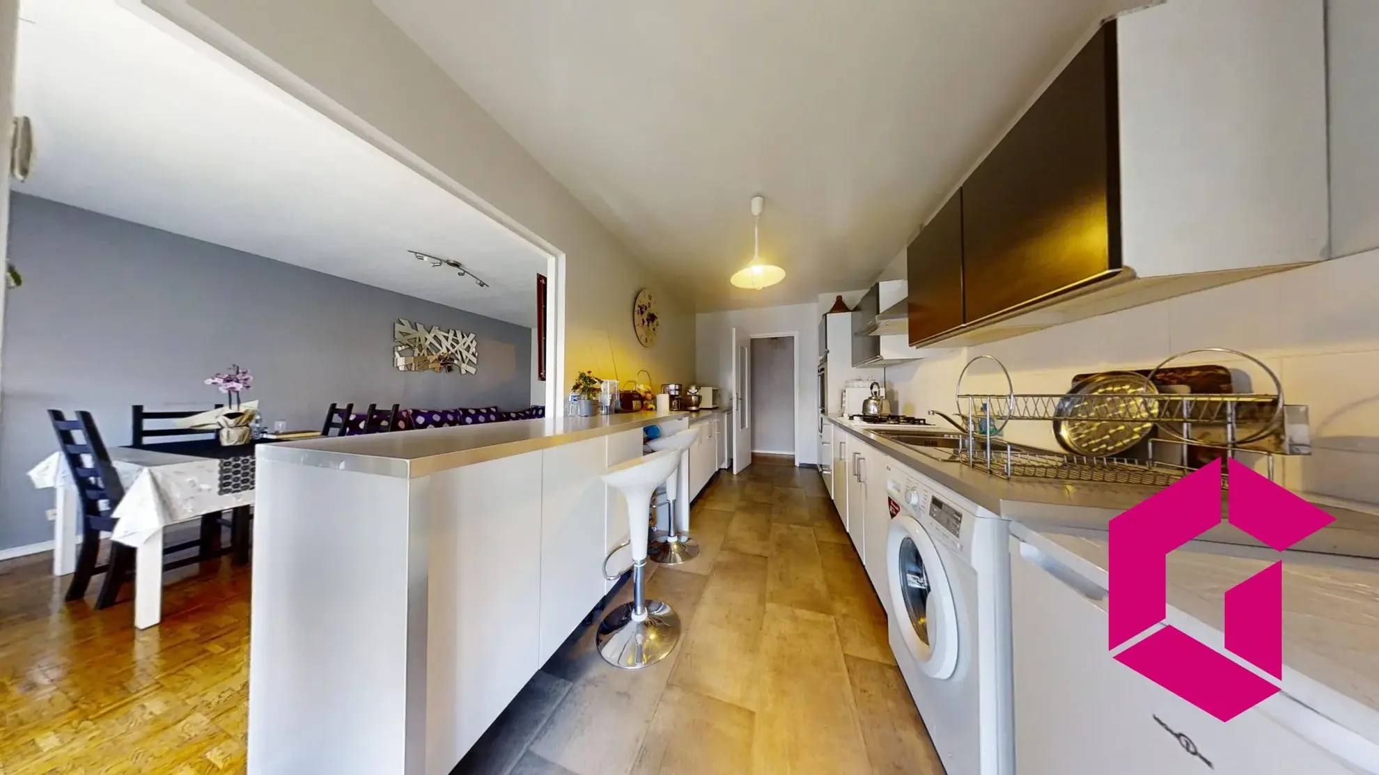 Vente appartement 96 m² avec balcon et parking à Saint-Étienne 