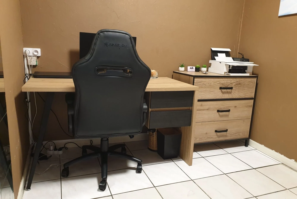 A Vendre Fonds de Commerce - Droit au Bail à Voiron 45 m² 