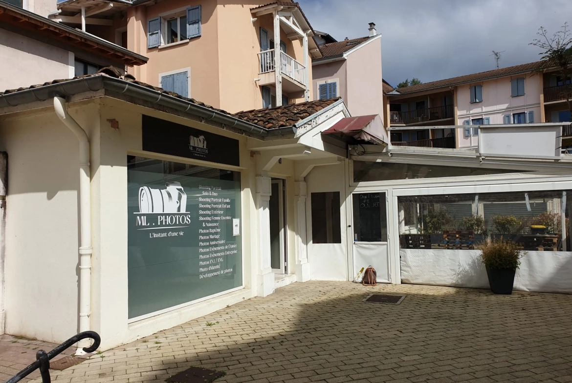 A Vendre Fonds de Commerce - Droit au Bail à Voiron 45 m² 