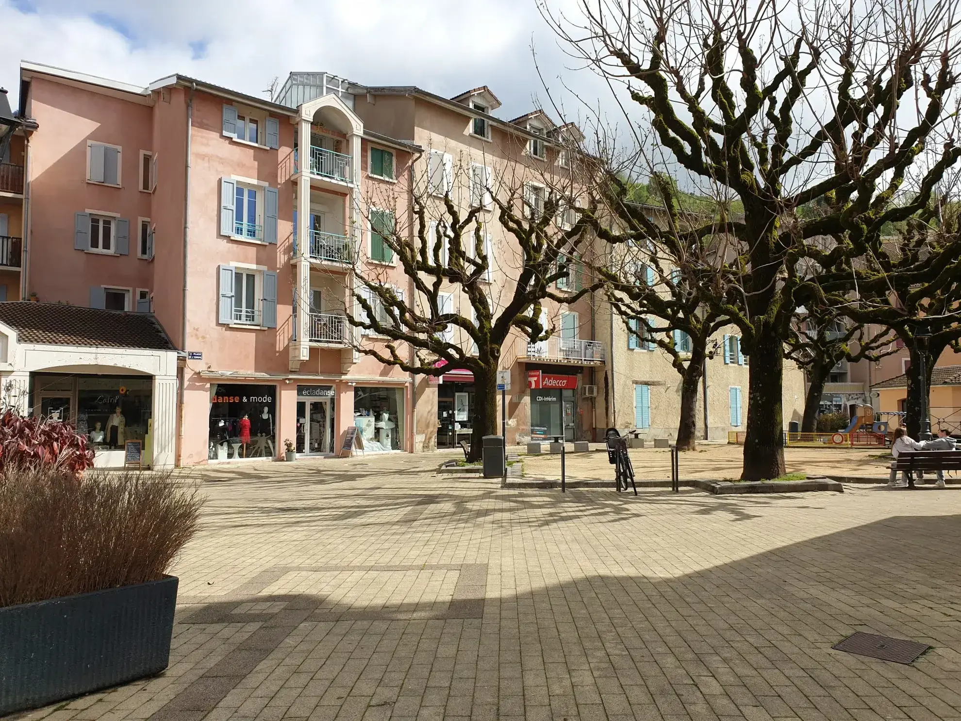 A Vendre Fonds de Commerce - Droit au Bail à Voiron 45 m² 