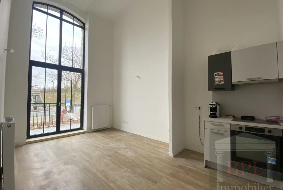 Appartement loft neuf avec hauts plafonds et parking à Champagne-sur-Seine 