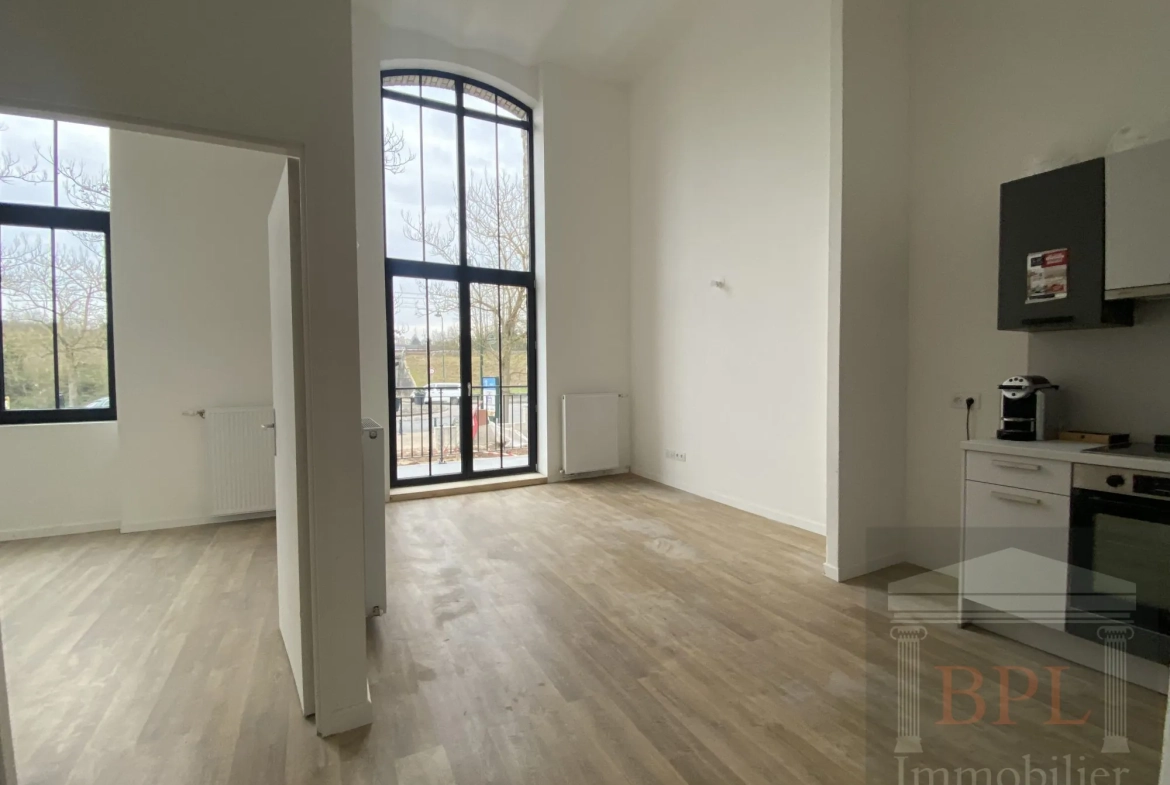 Appartement loft neuf avec hauts plafonds et parking à Champagne-sur-Seine 