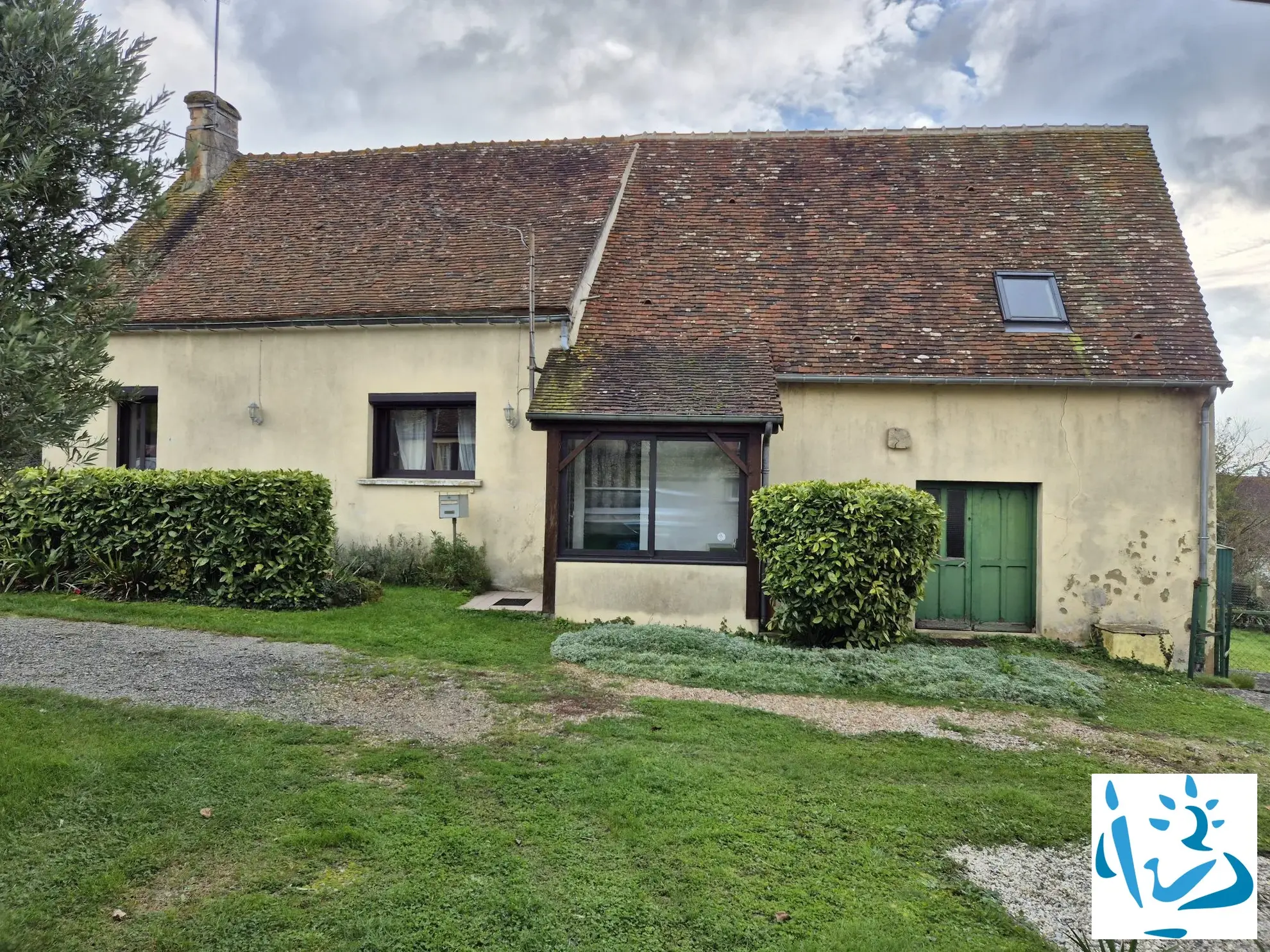 Maison ancienne à vendre à Mortagne-au-Perche dans un hameau calme de 3 chambres 