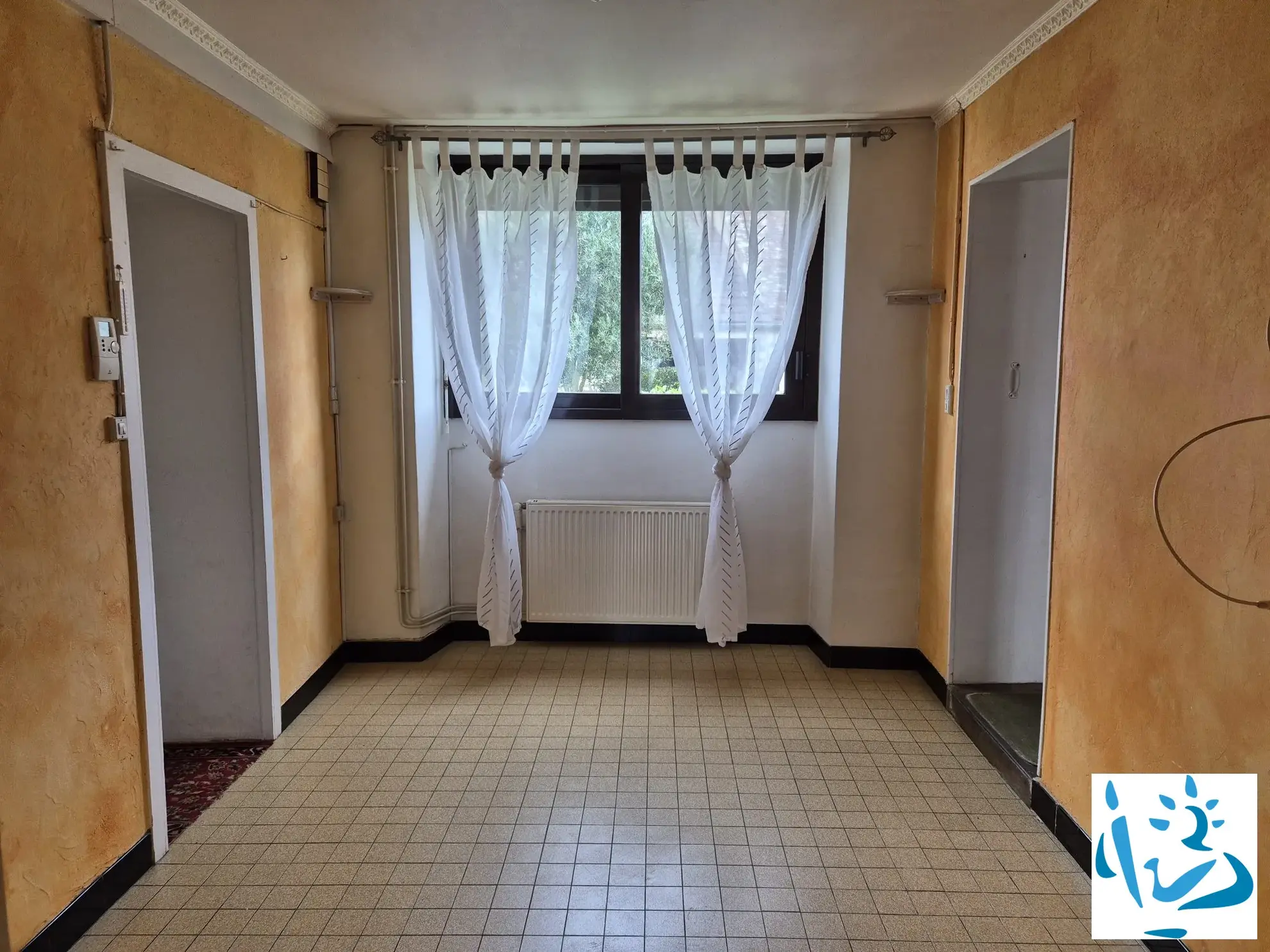 Maison ancienne à vendre à Mortagne-au-Perche dans un hameau calme de 3 chambres 