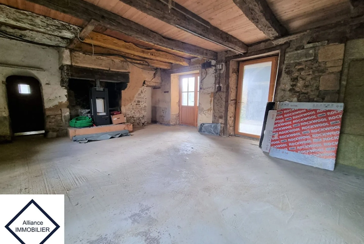 Longère à Montauban de Bretagne à rénover avec dépendances et terrain, 7 pièces 