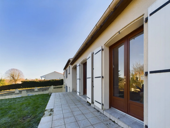 À vendre maison à Sérigné 129 m² avec jardin, garage et 4 chambres