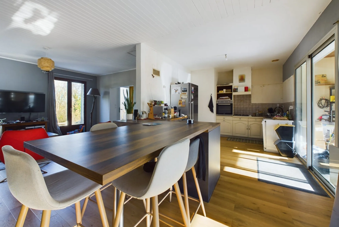 À vendre maison à Sérigné 129 m² avec jardin, garage et 4 chambres 