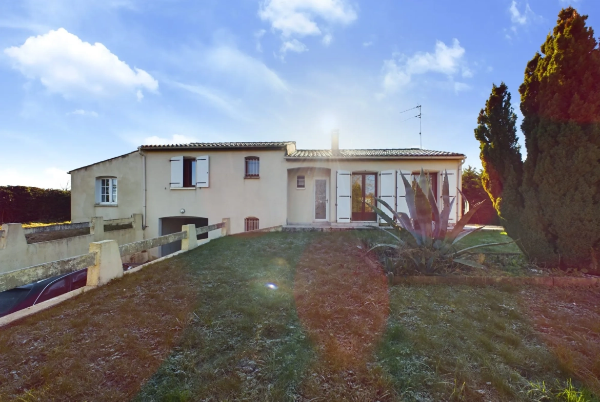 À vendre maison à Sérigné 129 m² avec jardin, garage et 4 chambres 