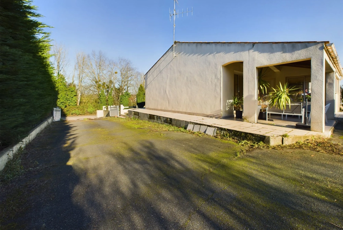 À vendre maison à Sérigné 129 m² avec jardin, garage et 4 chambres 