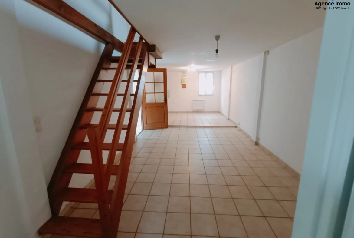 Maison à vendre à Montlouis-sur-Loire - 73,5 m² avec jardin et dépendance 